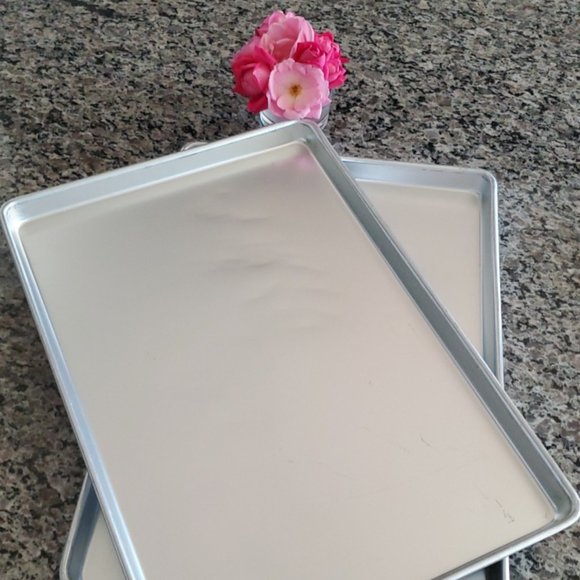TWO Baking Sheets 1/2  Size Commercial-Grade 18-Gauge Aluminum Sheet Pan - Picture 1 of 8
